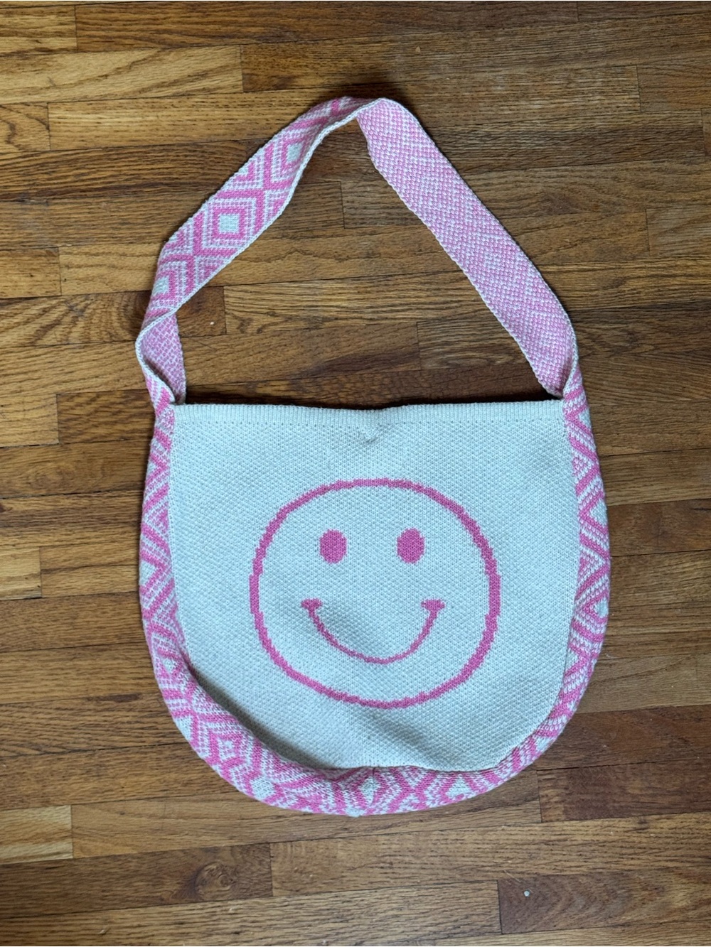 Fifth and Ninth poppy knit bag - smiley face - Picture 4 of 4